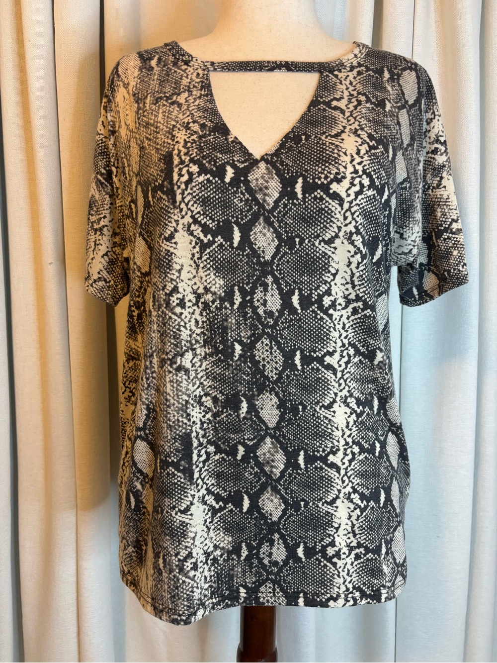 Bibi Short sleeve Snakeskin Top